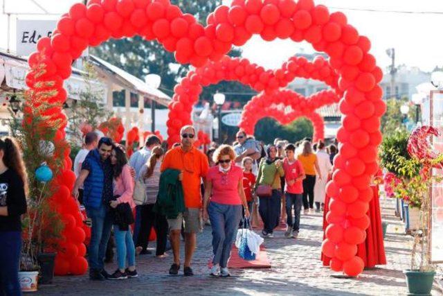 Sevgililer Günü, eğlence ve konaklama sektörünü hareketlendirdi