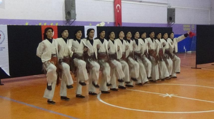 Muş&rsquo;ta halk oyunları yarışması