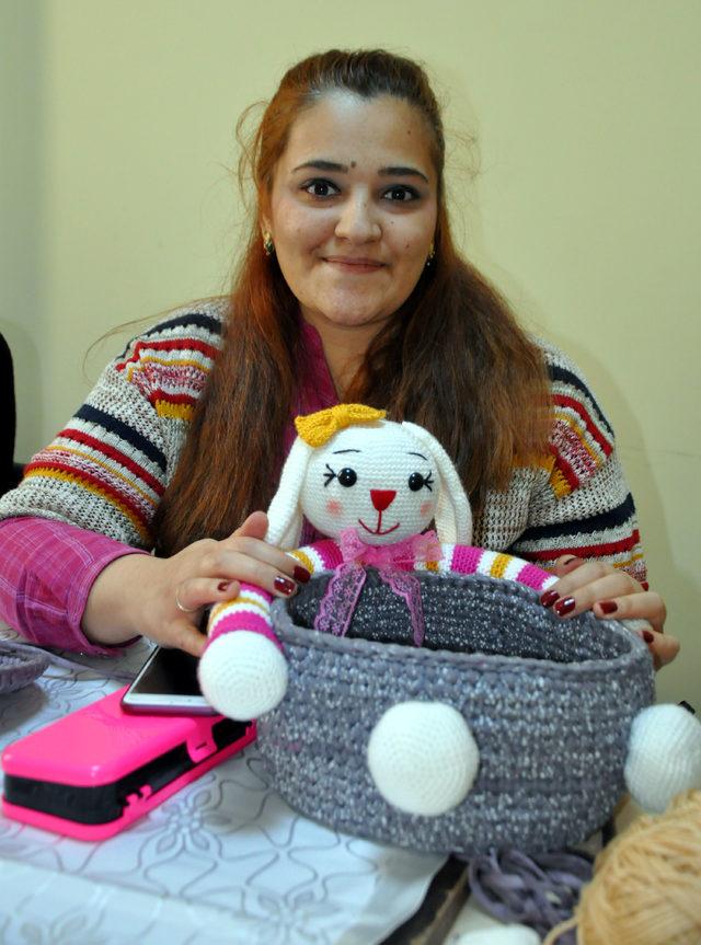 Ev kadınları, 'amigurumi' yaparak para kazanmaya başladı