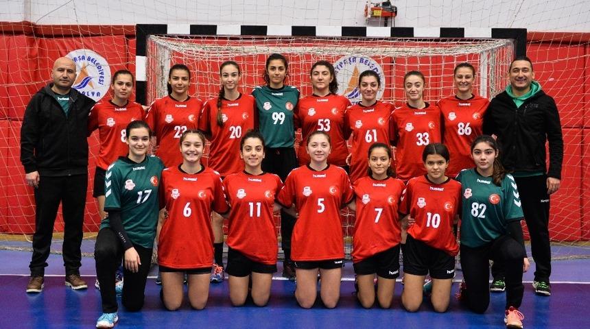 Gen&ccedil; hentbolcular namağlup