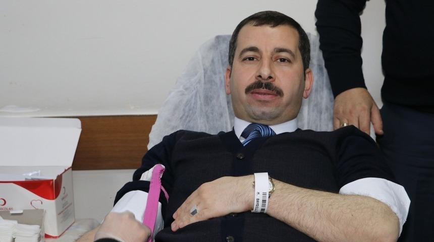 Karak&ouml;pr&uuml; Belediyesi&rsquo;nden kan bağışına destek