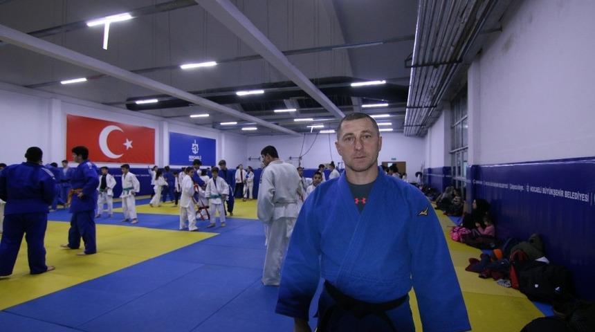 Eski Şampiyon yeni adaylar yetiştiriyor