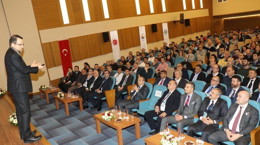 Prof. Dr. &Ouml;zg&uuml;r Demirtaş Manisa iş d&uuml;nyası ile buluştu