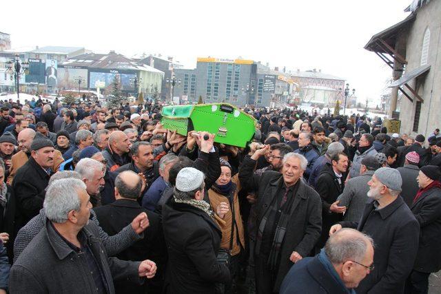 Gazeteci Alyanak son yolculuğuna uğurlandı