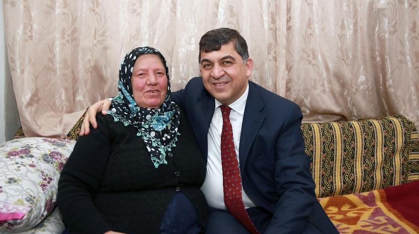 Fadıloğlu Zekiye Karataş’ın evine konuk oldu