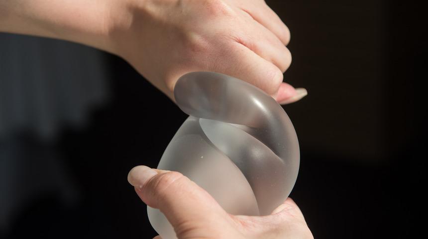 Dikkat! Meme büyütme ameliyatı ölümcül etkilere neden oluyor