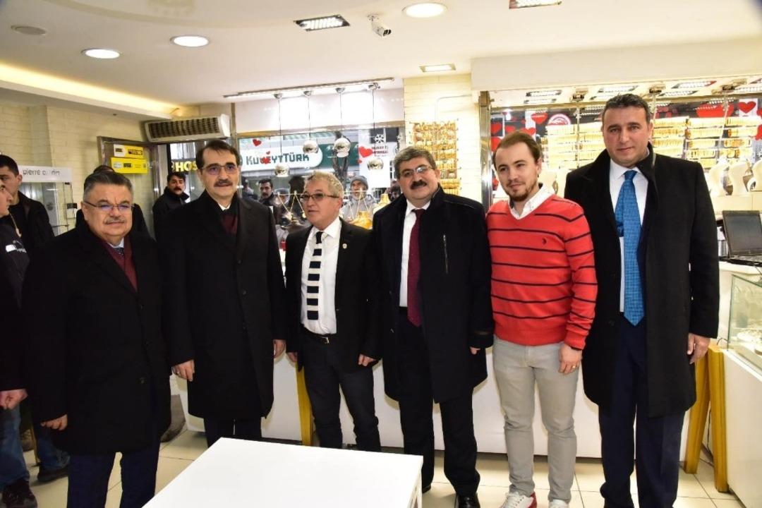 Bakan, milletvekili ve belediye başkanı Bilecik i&ccedil;in el ele verdiler