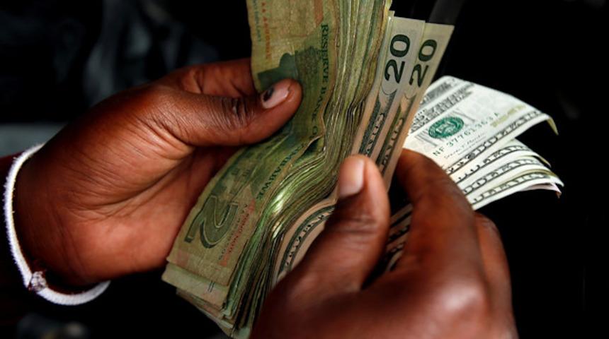 Iraklı taksici araçta unutulan 13 bin doları sahibine iade etti