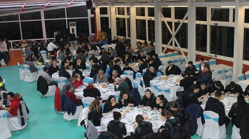 Vali Bektaş 16 takımla yemekte buluştu