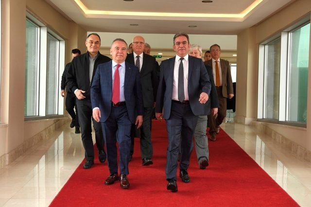 Başkan Adayı B&ouml;cek, CHP&rsquo;li isimleri ağırladı 2