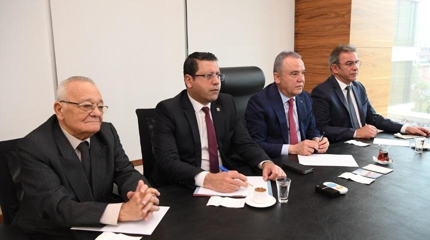 Başkan Adayı B&ouml;cek, CHP&rsquo;li isimleri ağırladı