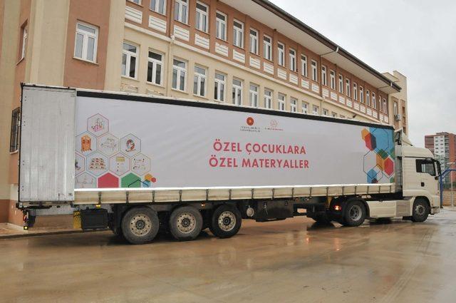 Özel eğitim öğrencilerinin materyalleri Denizli’ye geldi