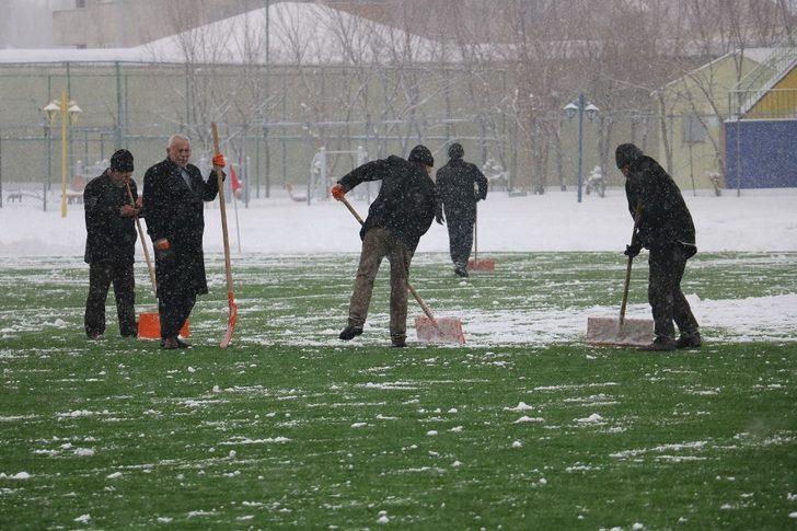 Ağrı Şehir Stadyumu temizleniyor G4