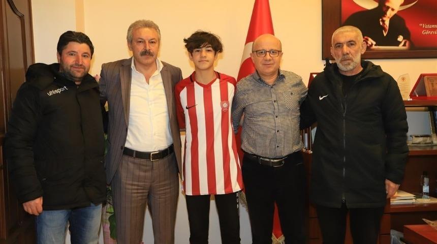 Nevşehir Belediyespor alt yapı futbolcusu Karayazı U 14 Milli takım kampına davet edildi