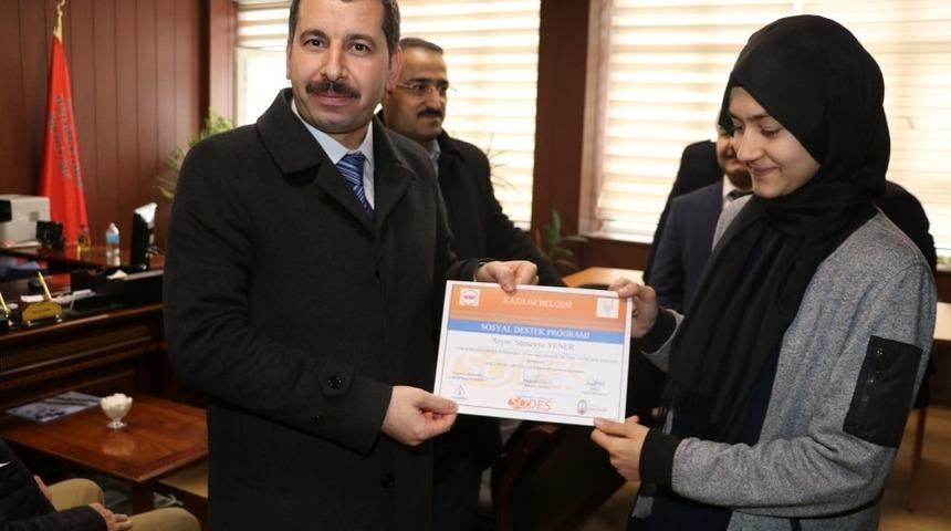 Baydilli&rsquo;den başarılı &ouml;ğrencilere sertifika