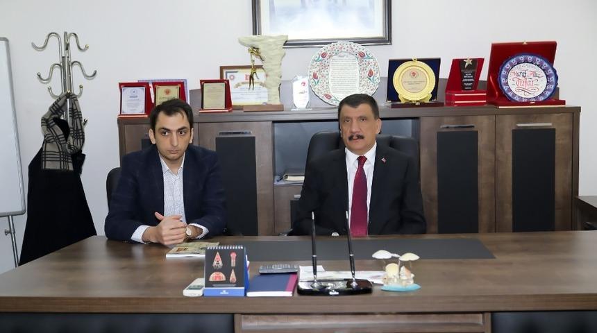 G&uuml;rkan, &Ouml;zsan Sanayi Sitesi esnafları ile bir araya geldi