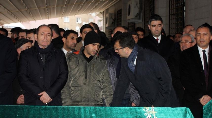 Kartal&rsquo;daki enkazdan cansız bedenleri &ccedil;ıkarılan yaşlı &ccedil;ifte son g&ouml;rev