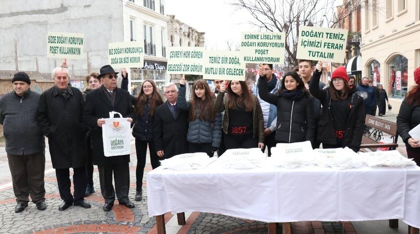 Liselilerden &rsquo;bez torba&rsquo; farkındalığı