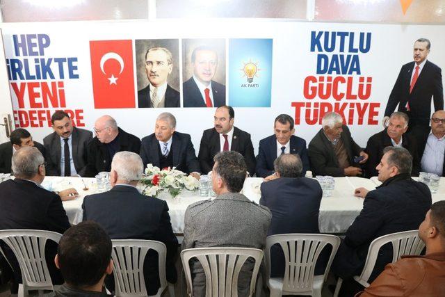 Çiftçi Birecik parti teşkilatını ziyaret etti