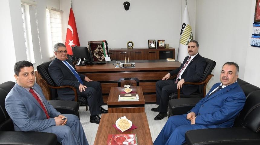 Vali Pekmez kurumlardan bilgi almaya devam ediyor