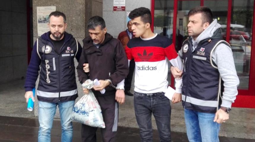 Sahte dolarlarla yakalanan 2 Suriyeli tutuklandı