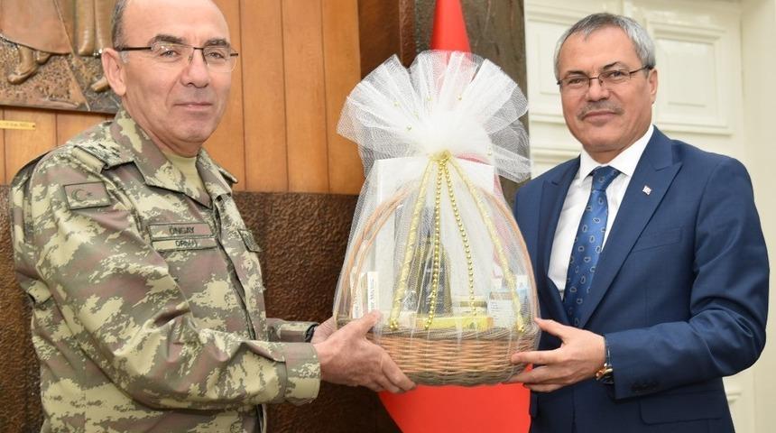 EDOK Komutanı Korgeneral &Ouml;ngay&rsquo;dan Vali Deniz&rsquo;e ziyaret