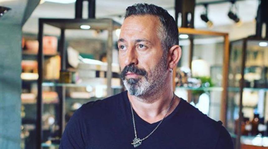 Cem Yılmaz paylaştığı fotoğrafla şaşırttı!