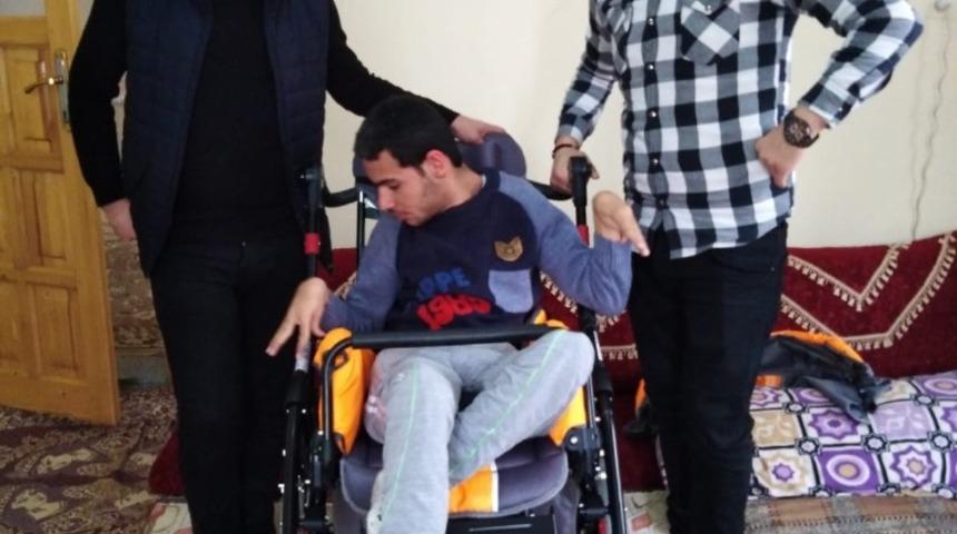 Zihinsel Engeli &Ccedil;ocuğa Engelli Puseti Yardımı Yapıldı