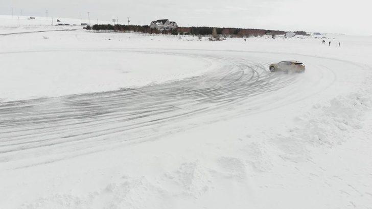 Donan Çıldır Gölü üzerinde sınırları zorladılar  G5