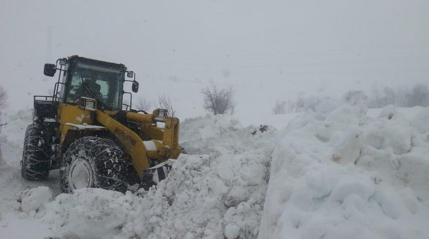 Hakkari&rsquo;de 199 yerleşim yerine ulaşım sağlanamıyor
