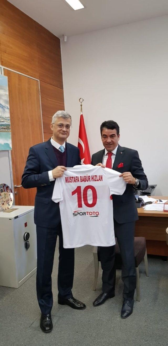 Karakan ve Kaplan Büyükelçi Hızlan’ı ziyaret etti 2