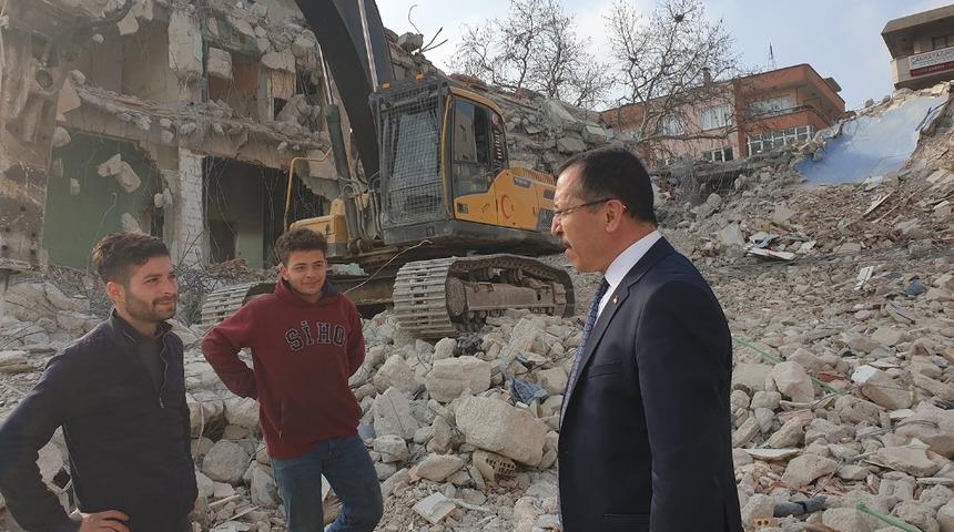 Rekt&ouml;r Bağ, yıkımı s&uuml;rd&uuml;r&uuml;len eski PA&Uuml; Hastanesi&rsquo;nde inceleme yaptı