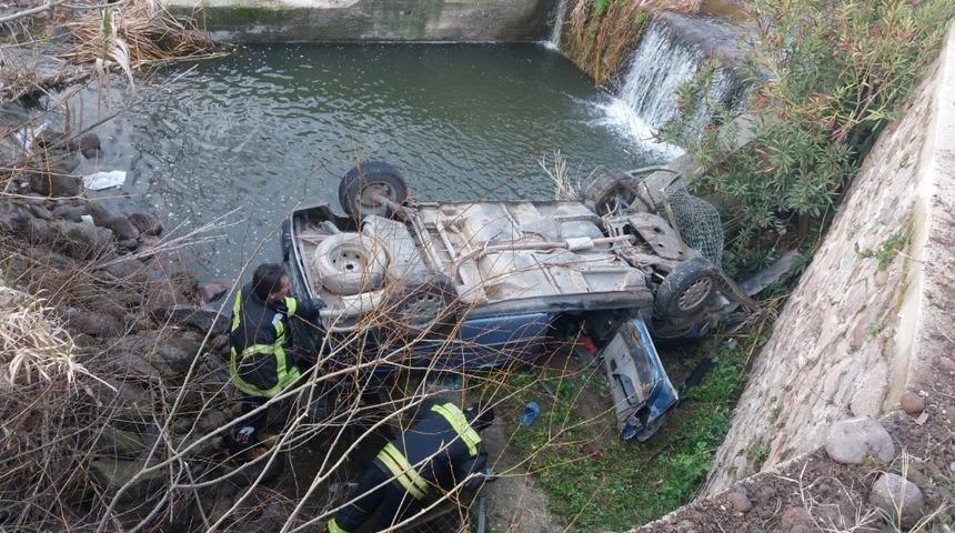 Otomobil dereye u&ccedil;tu: 1 yaralı