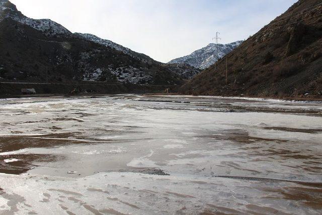 Oltu’da soğuk hava etkili olmaya başladı