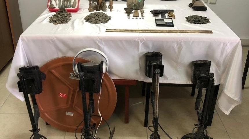 Karaman&rsquo;da tarihi eser operasyonu: 6 g&ouml;zaltı