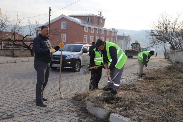 Nevşehir Belediyesi mahallelerde bahar temizliği yapıyor