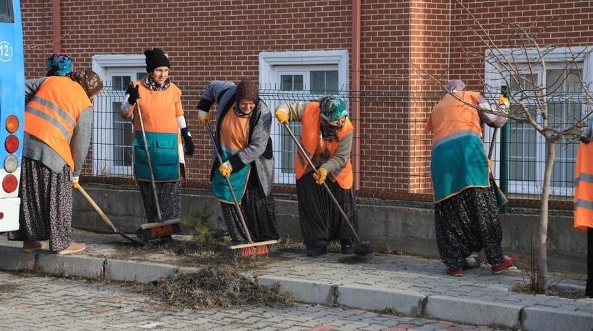 Nevşehir Belediyesi mahallelerde bahar temizliği yapıyor