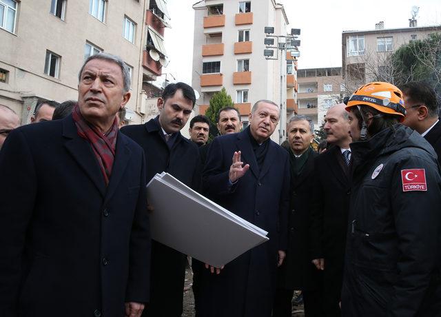 Erdoğan enkaz alanında incelemede bulundu 