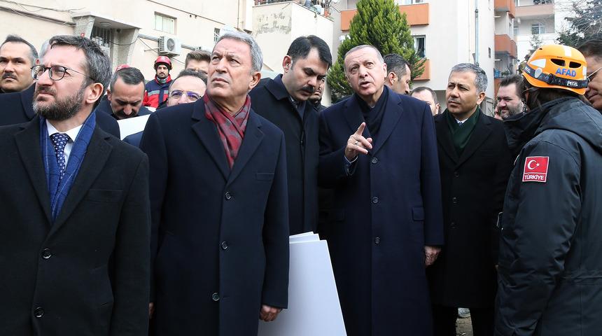 Erdoğan enkaz alanında incelemede bulundu&nbsp;