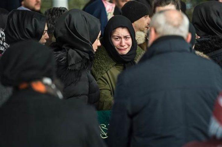 Kartal'da çöken binada aynı aileden ölen 9 kişi son yolculuğuna uğurlandı G5