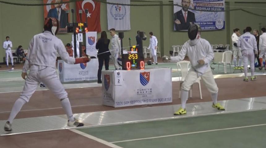 Eskrimde Gençler Epe Federasyon Kupası başladı