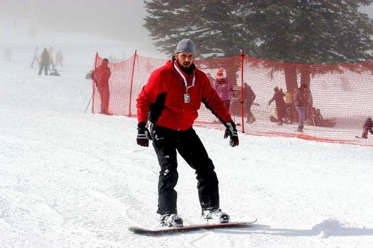 Uludağ’da sis altında kayak keyfi G3