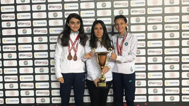 Bursalı atlet Türkiye şampiyonu oldu