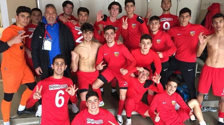 Kayserispor deplasmanda Fenerbah&ccedil;e&rsquo;yi yendi