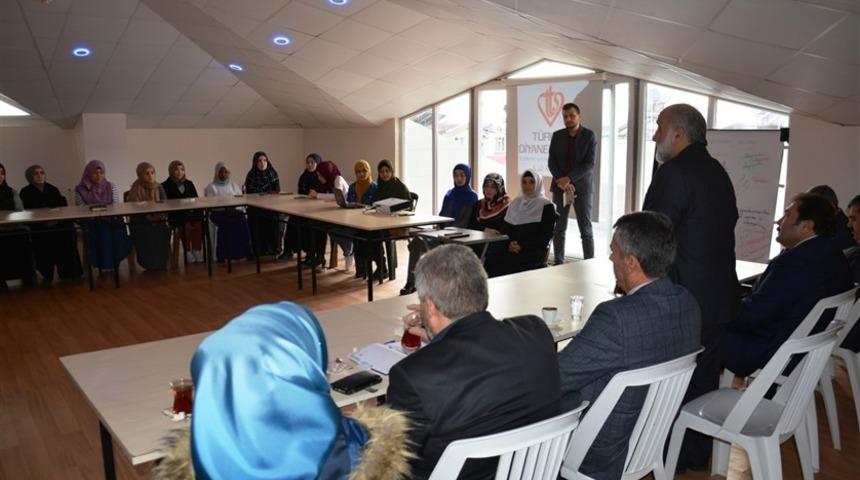 Edremit, 14 &uuml;lkeden gelen 23 &ouml;ğrenciyi misafir etti