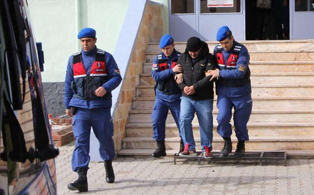 Cinayetin izlerini silmek için cesedi çamaşır suyuyla yıkamışlar