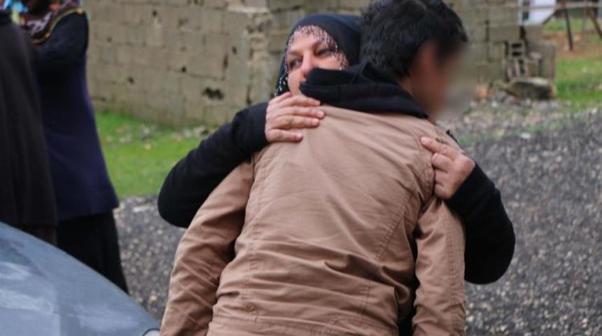 Evden kaçıp sığındığı kişinin sözleri sonrası hemen ailesini aradı! Korkunç tuzak!