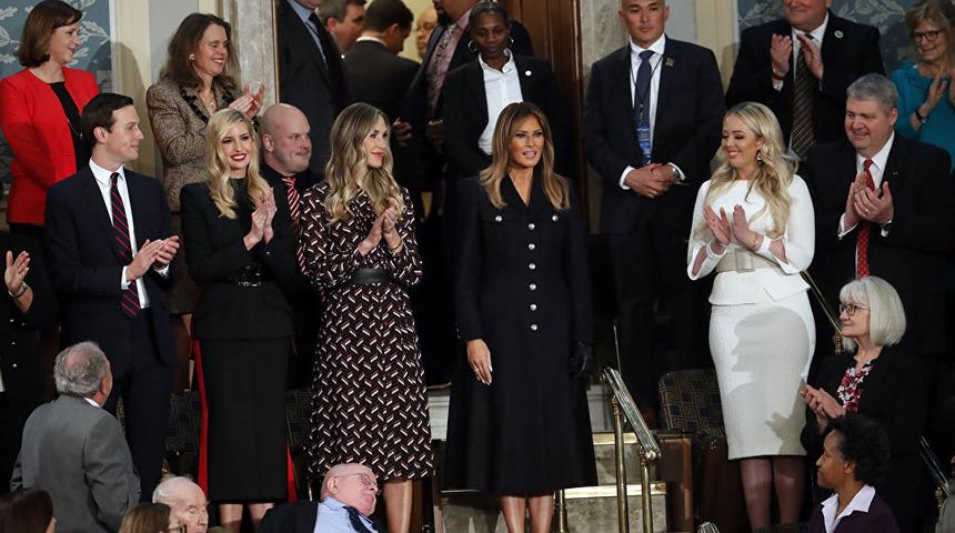 Melenia Trump'ın kıyafeti alay konusu oldu