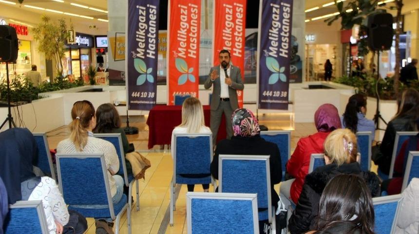 &Ouml;zel Melikgazi Hastanesi, vatandaşı meme kanseri konusunda bilgilendirdi