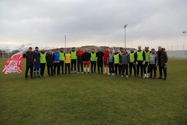 Sivasspor ile il protokolü dostluk maçı yaptı